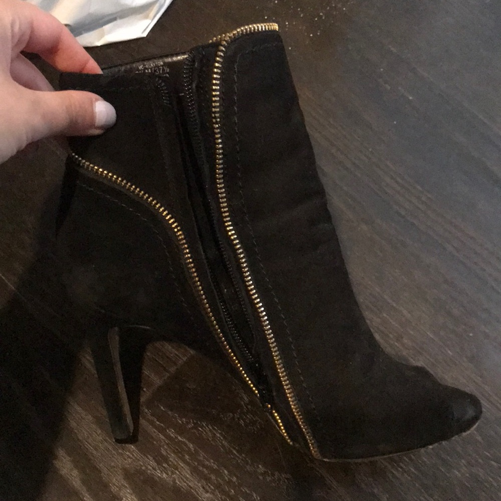 Vince Camuto black open toe heels